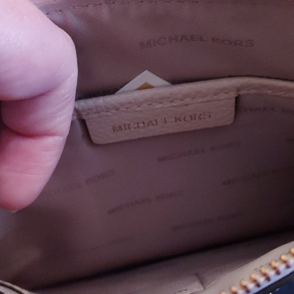 Wristlet - Picture 4 of 6